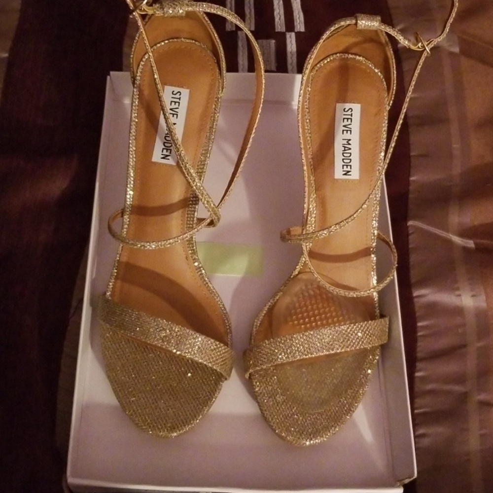 Gold shoes